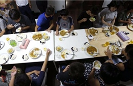 Bữa tối cho trẻ em nghèo Nhật Bản
